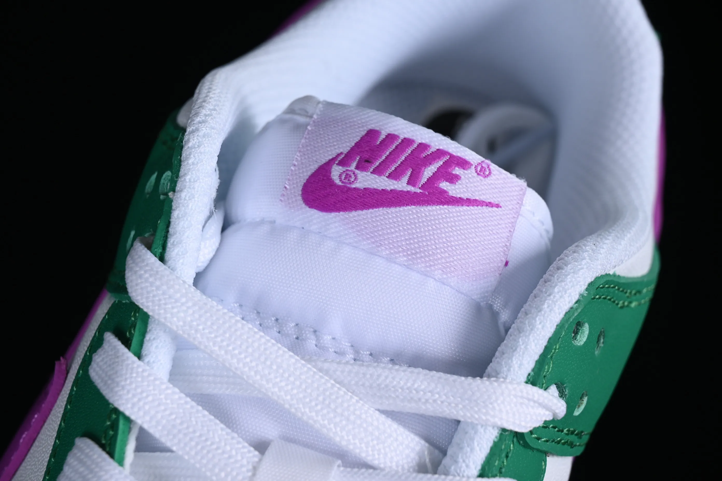 All Categories Nk SB Dunk Series Nk SB Dunk Low Low-top sneakers Nk Dunk Low "Stadium Green and White" Spring Sunshine SB low-top sports and leisure sneakers FD9922-151